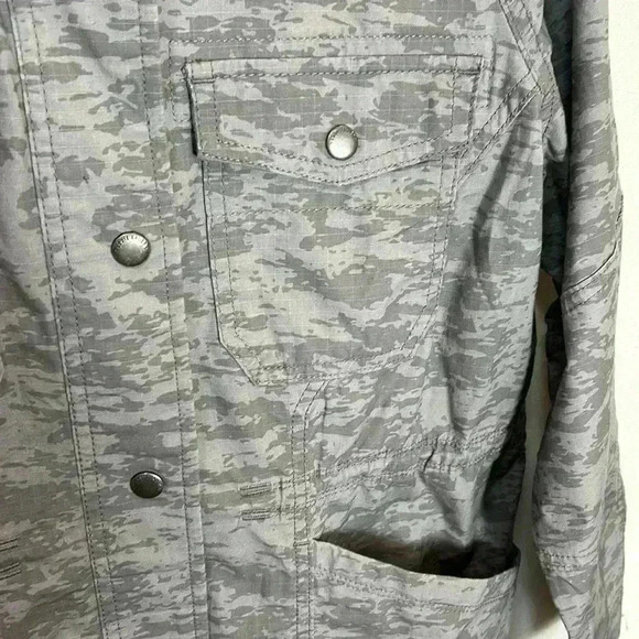 Eddie Bauer Button Up Women's Medium Jacket Cotton Spandex  Outdoor Camo Light - Picture 7 of 9